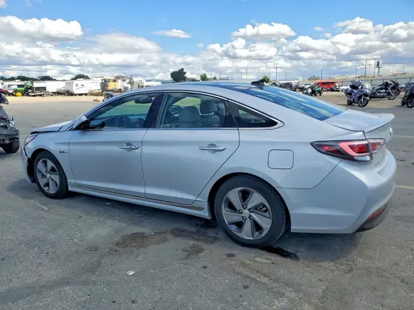 KMHE34L10GA009130 2016 HYUNDAI SONATA - Image 2