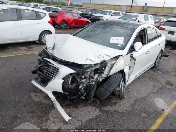 KMHE34L10GA012674 2016 HYUNDAI SONATA - Image 2