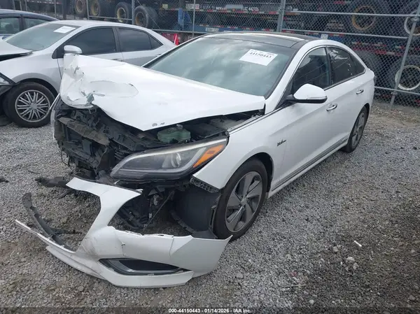 KMHE34L10GA015736 2016 HYUNDAI SONATA - Image 2