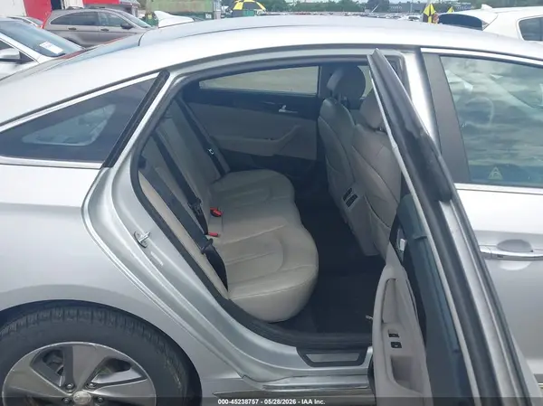 KMHE34L10GA020595 2016 HYUNDAI SONATA - Image 8