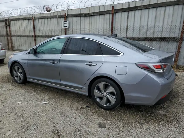 KMHE34L10GA029829 2016 HYUNDAI SONATA - Image 2