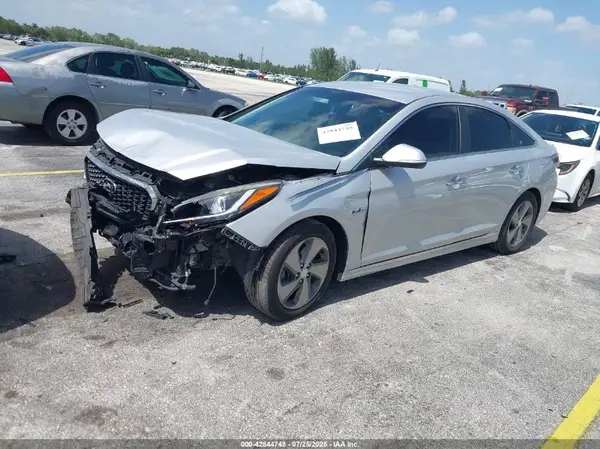 KMHE34L10GA031208 2016 HYUNDAI SONATA - Image 2