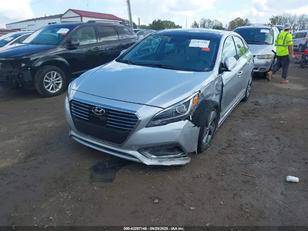 KMHE34L10HA054800 2017 HYUNDAI SONATA - Image 2