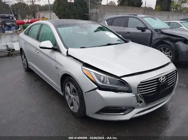 KMHE34L11GA009699 2016 HYUNDAI SONATA - Image 1