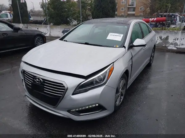 KMHE34L11GA009699 2016 HYUNDAI SONATA - Image 2
