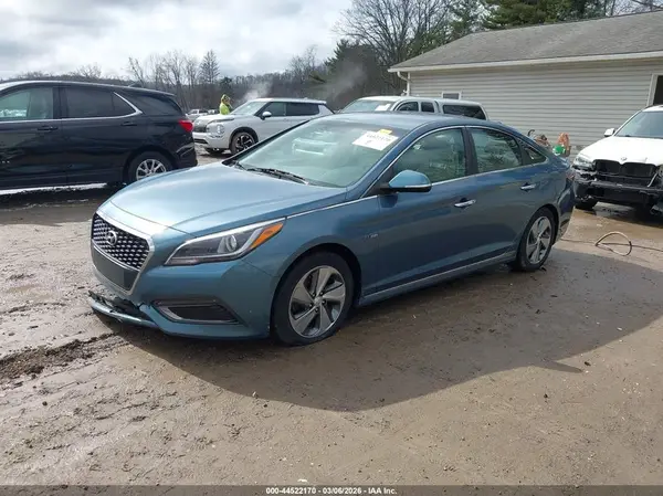 KMHE34L11GA017074 2016 HYUNDAI SONATA - Image 2