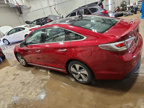 KMHE34L11GA026437 2016 HYUNDAI SONATA - Image 2