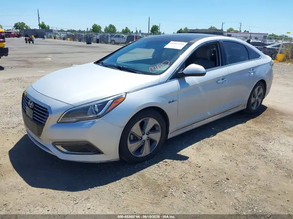 KMHE34L11GA028849 2016 HYUNDAI SONATA - Image 2
