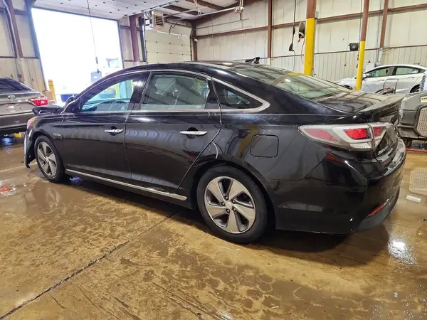 KMHE34L11GA030567 2016 HYUNDAI SONATA - Image 2