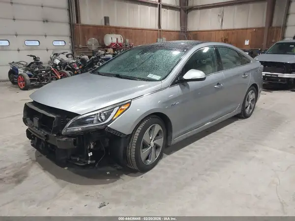 KMHE34L11GA030634 2016 HYUNDAI SONATA - Image 2
