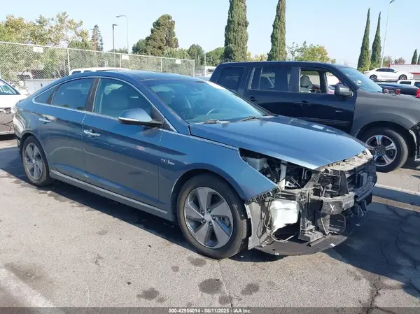 KMHE34L11GA033582 2016 HYUNDAI SONATA - Image 1