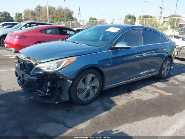KMHE34L11GA033582 2016 HYUNDAI SONATA - Image 2