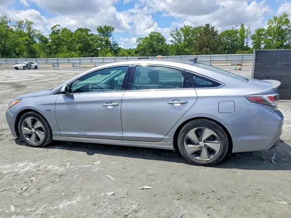 KMHE34L11GA033839 2016 HYUNDAI SONATA - Image 2