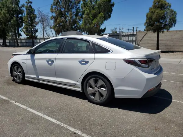KMHE34L11HA048021 2017 HYUNDAI SONATA - Image 2