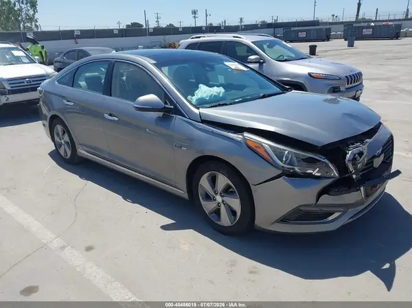 KMHE34L11HA056569 2017 HYUNDAI SONATA - Image 1