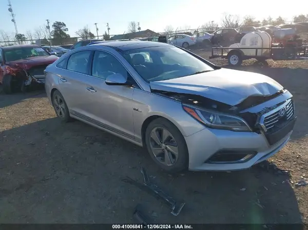 KMHE34L11HA060251 2017 HYUNDAI SONATA - Image 1