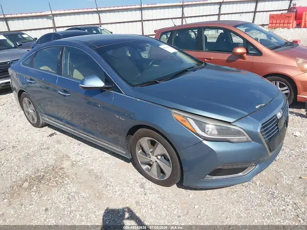 KMHE34L12GA008240 2016 HYUNDAI SONATA - Image 1