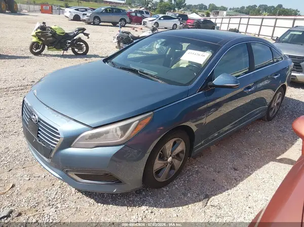 KMHE34L12GA008240 2016 HYUNDAI SONATA - Image 2