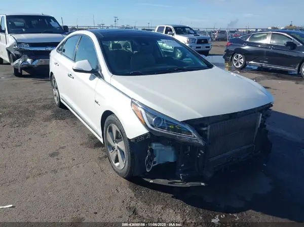 KMHE34L12GA012482 2016 HYUNDAI SONATA - Image 1