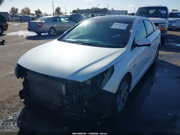KMHE34L12GA012482 2016 HYUNDAI SONATA - Image 2