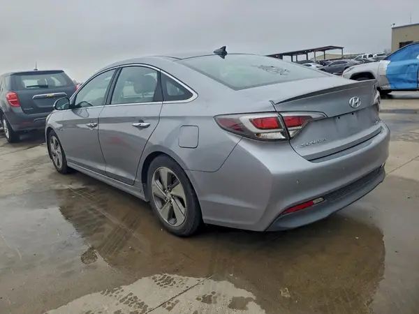 KMHE34L12GA017990 2016 HYUNDAI SONATA - Image 2