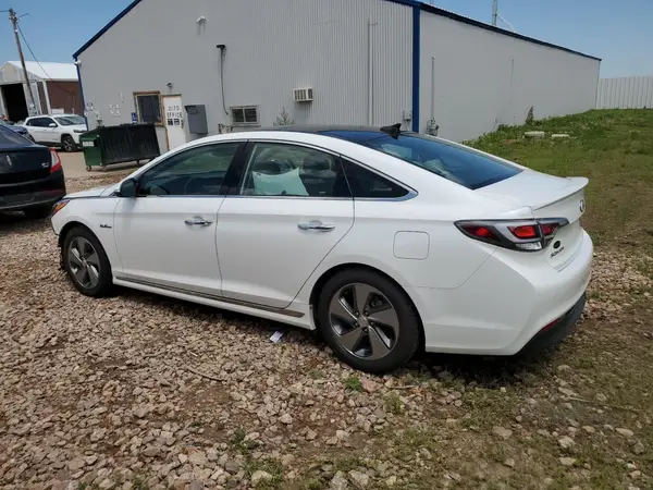 KMHE34L12GA021876 2016 HYUNDAI SONATA - Image 2