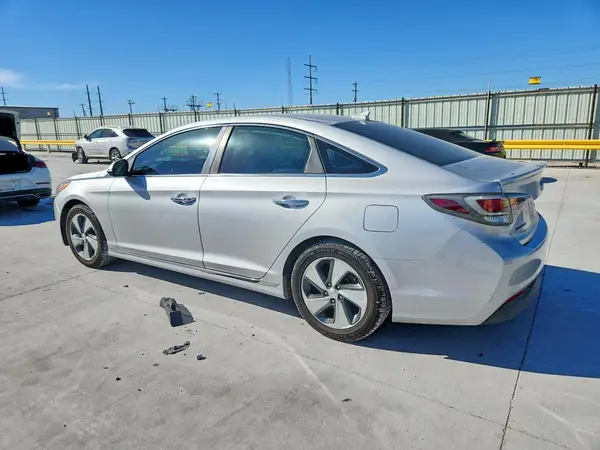 KMHE34L13GA017948 2016 HYUNDAI SONATA - Image 2