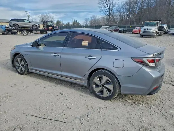 KMHE34L13GA021689 2016 HYUNDAI SONATA - Image 2