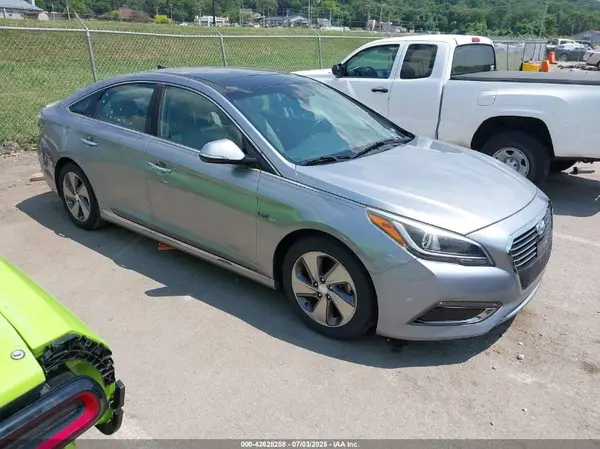 KMHE34L13GA026598 2016 HYUNDAI SONATA - Image 1