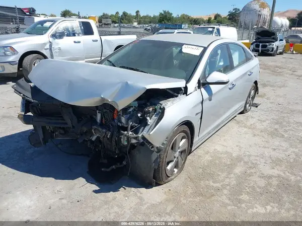 KMHE34L13GA028934 2016 HYUNDAI SONATA - Image 2