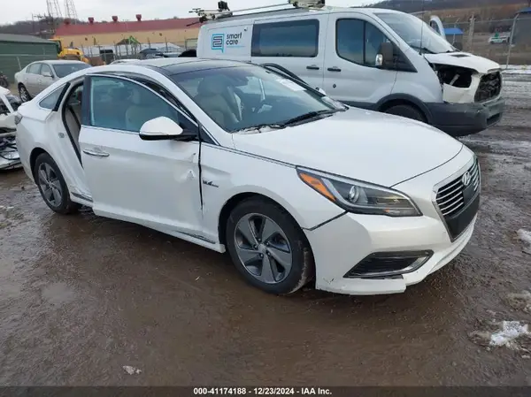 KMHE34L13GA030666 2016 HYUNDAI SONATA - Image 1