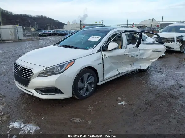 KMHE34L13GA030666 2016 HYUNDAI SONATA - Image 2