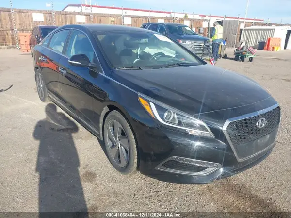 KMHE34L13HA044732 2017 HYUNDAI SONATA - Image 1