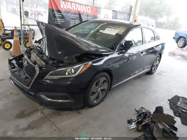 KMHE34L13HA055908 2017 HYUNDAI SONATA - Image 2