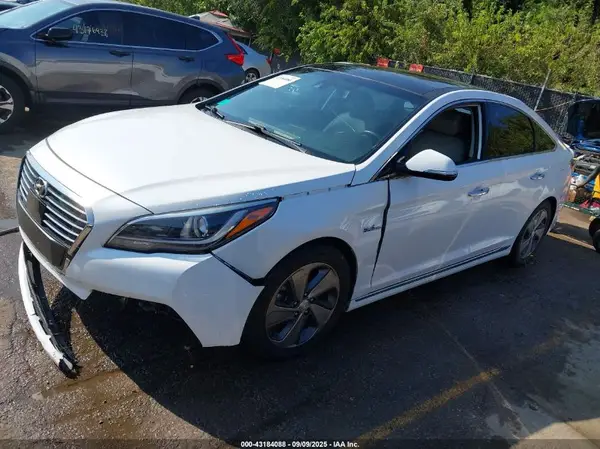 KMHE34L13HA056119 2017 HYUNDAI SONATA - Image 2