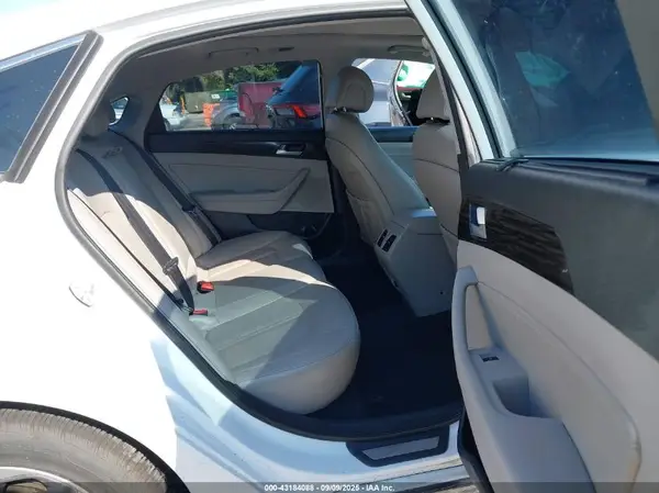 KMHE34L13HA056119 2017 HYUNDAI SONATA - Image 8