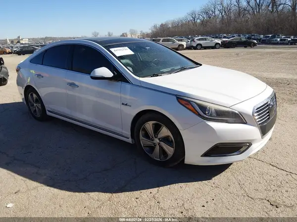 KMHE34L14GA009518 2016 HYUNDAI SONATA - Image 1