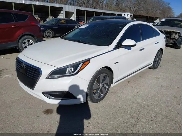 KMHE34L14GA009518 2016 HYUNDAI SONATA - Image 2