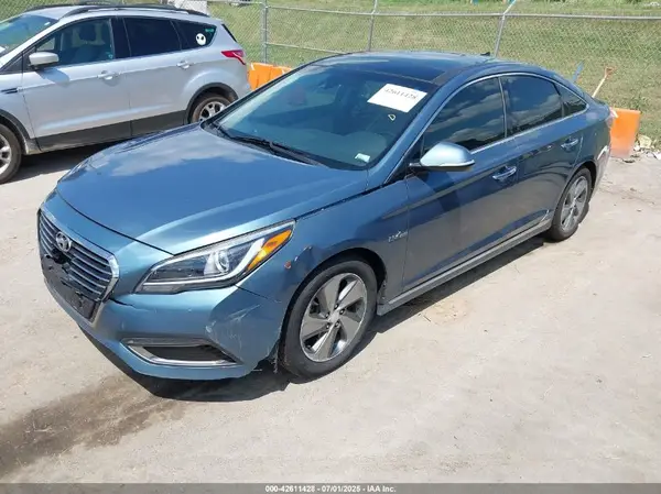 KMHE34L14GA015741 2016 HYUNDAI SONATA - Image 2