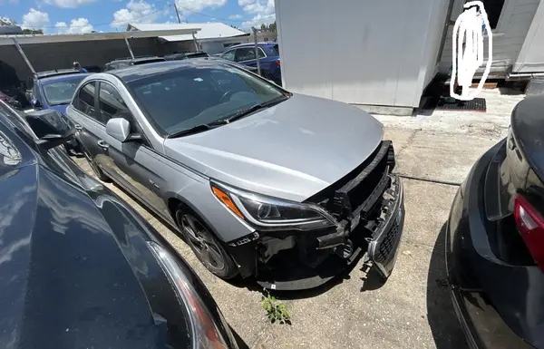 KMHE34L14GA017750 2016 HYUNDAI SONATA - Image 1