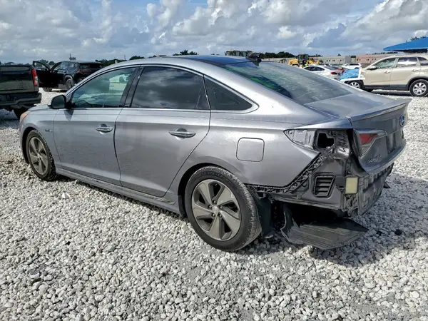 KMHE34L14GA017828 2016 HYUNDAI SONATA - Image 2