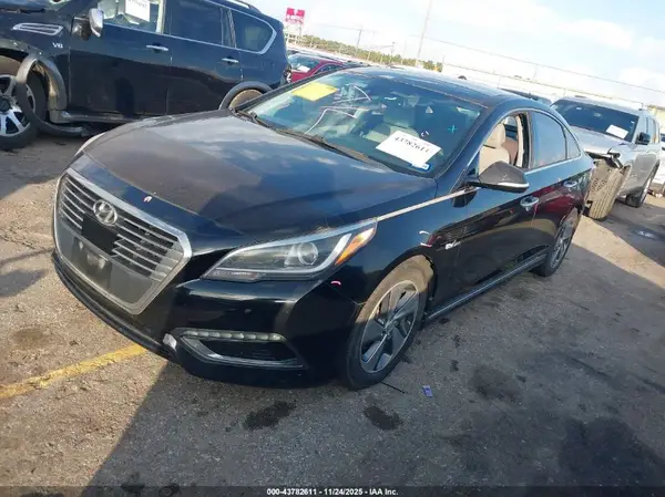 KMHE34L14GA018736 2016 HYUNDAI SONATA - Image 2