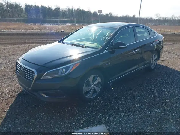 KMHE34L14GA019983 2016 HYUNDAI SONATA - Image 2