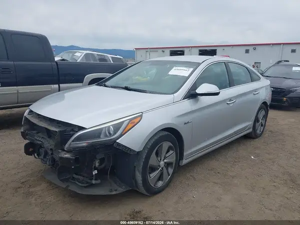 KMHE34L14GA022897 2016 HYUNDAI SONATA - Image 2