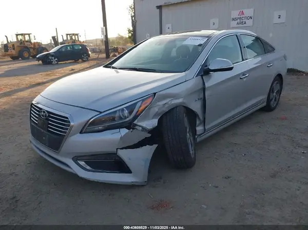 KMHE34L14GA027596 2016 HYUNDAI SONATA - Image 2