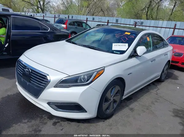 KMHE34L14HA044772 2017 HYUNDAI SONATA - Image 2