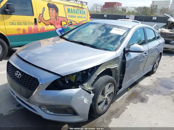 KMHE34L14HA050961 2017 HYUNDAI SONATA - Image 2