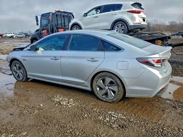 KMHE34L15GA009690 2016 HYUNDAI SONATA - Image 2