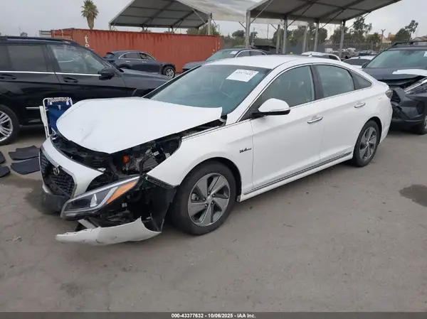 KMHE34L15GA009799 2016 HYUNDAI SONATA - Image 2