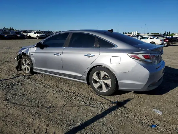 KMHE34L15GA010323 2016 HYUNDAI SONATA - Image 2